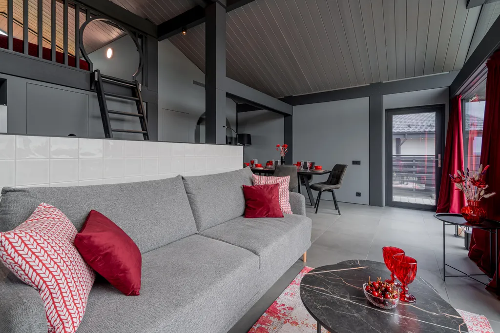 Рубиновый дом в Загородном клубе у Плещеева озера