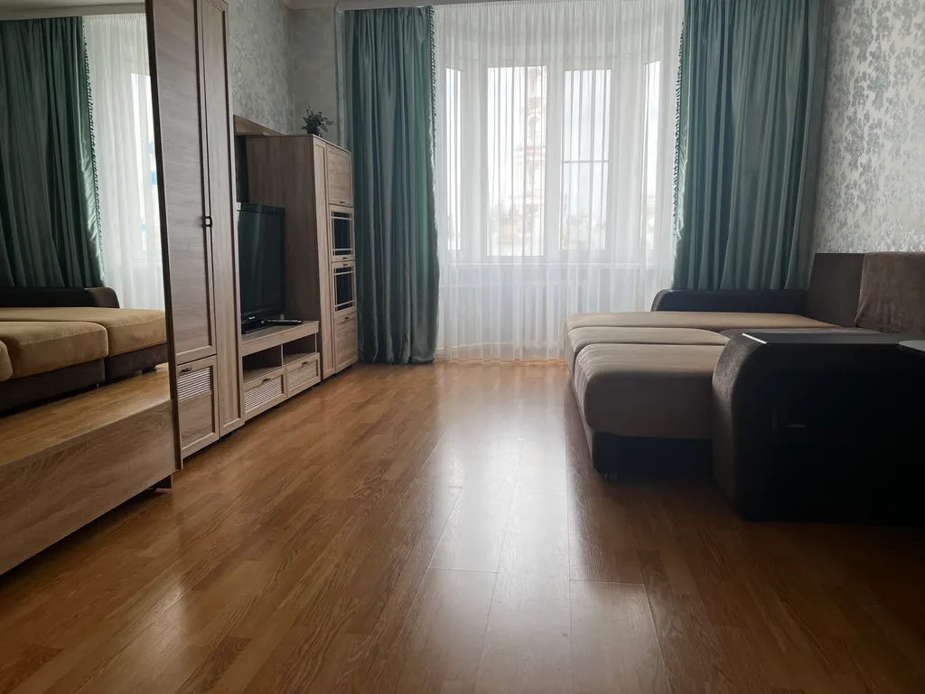 Квартира в центре с красивым видом на колокольню, храм и набережную