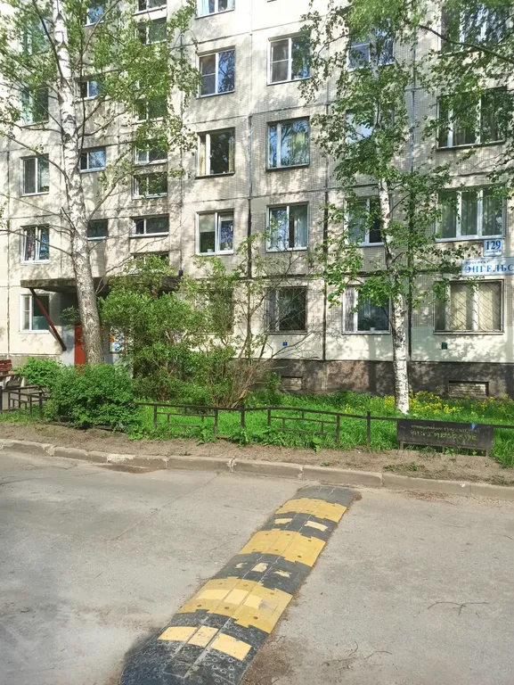 Трехкомнатная квартира у метро Проспект Просвещения