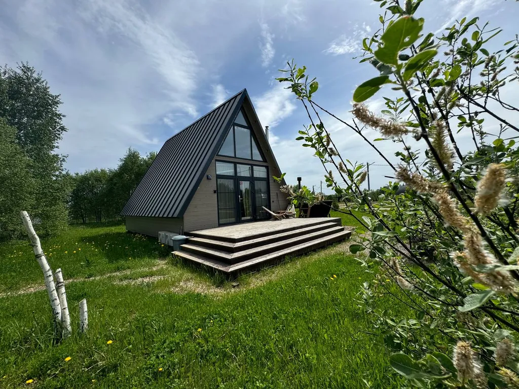 Коттедж Уютный треугольный дом с камином и чаном — Можайск