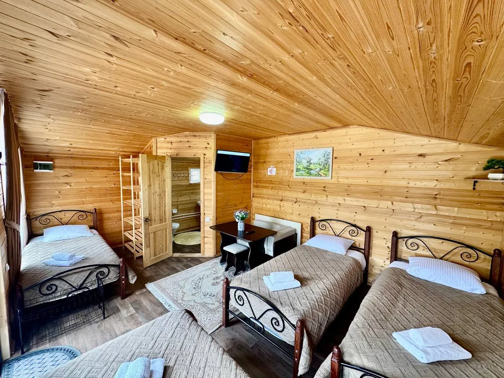 Коттедж 1-комнатный дом с односпальными кроватями — аренда посуточно в Архыз