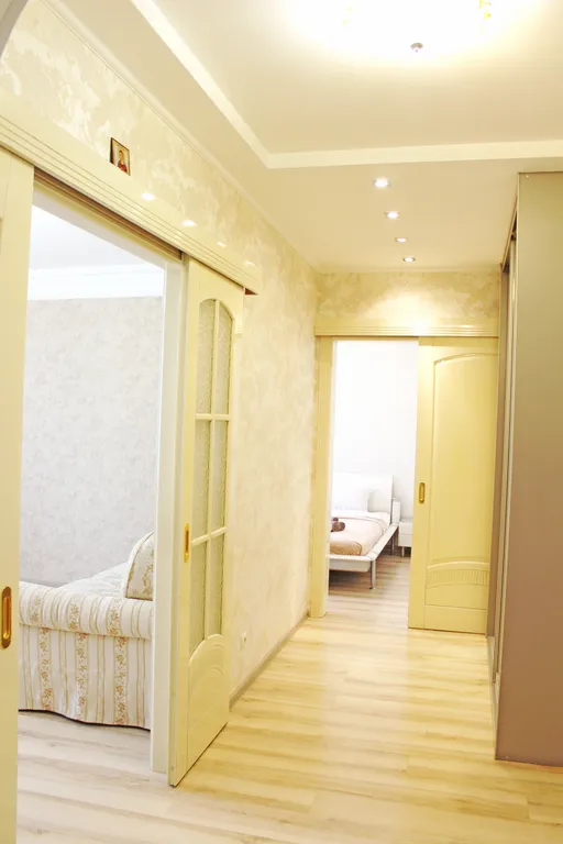 Комфортная квартира с джакузи и итальянской мебелью