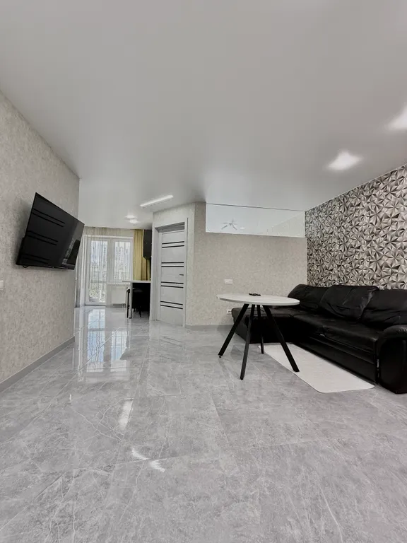 Двухкомнатная новая квартира в центре