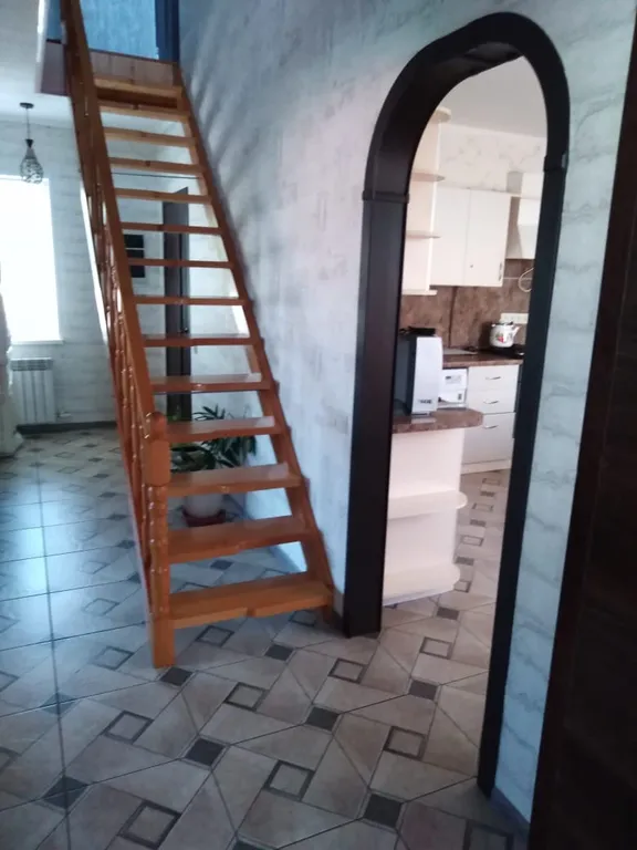 Отдельный 2-х этажный благоустроенный дом в тихом районе у моря