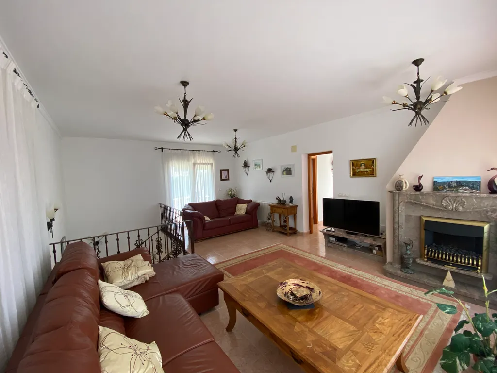 7-комнатный Дом