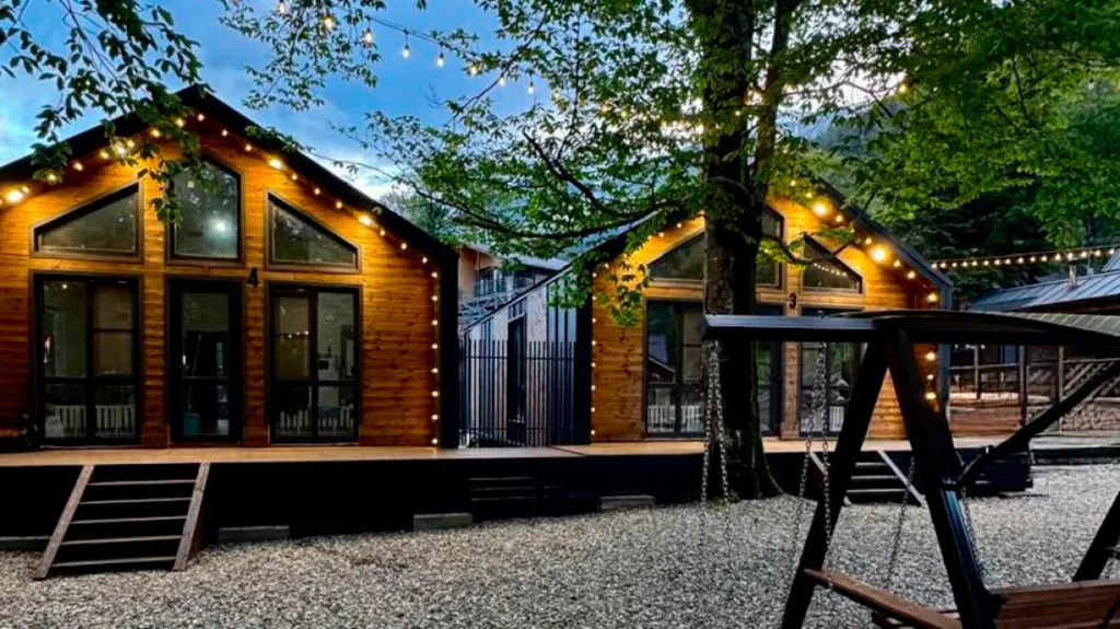 Коттедж с 2 спальнями и видом на горы и лес — аренда посуточно в Архыз