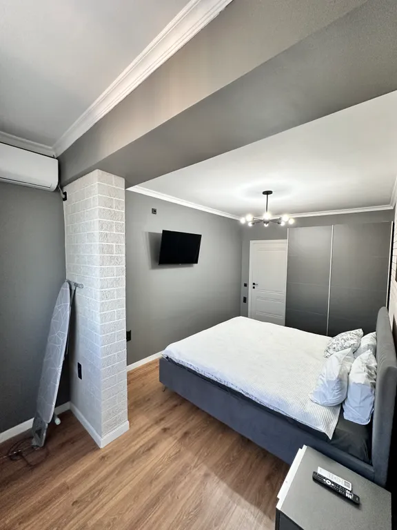 Уютная квартира в сердце города с видом на море и горы