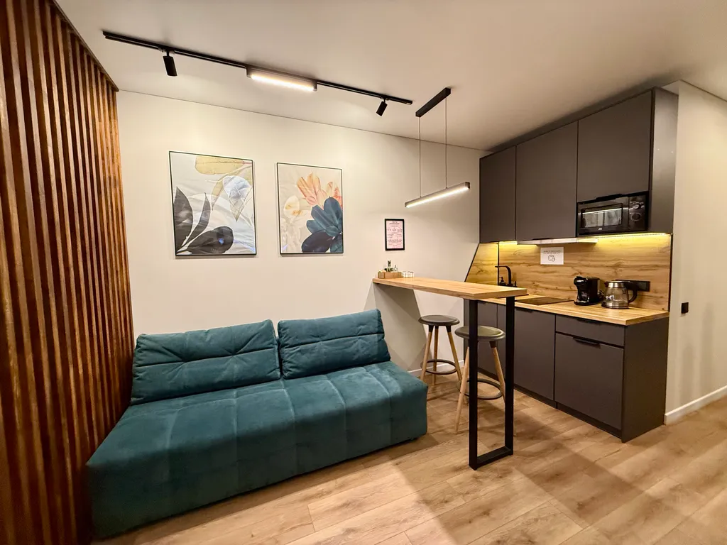 Дизайнерская студия с видом на реку