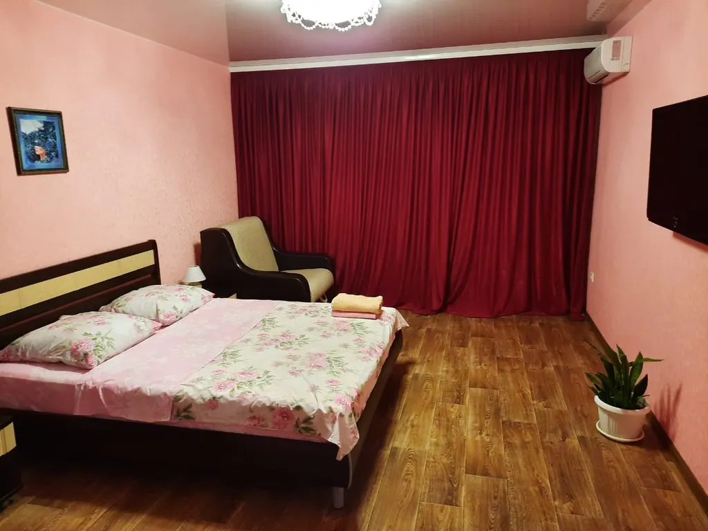 Просторная квартира на Олимпийском бульваре с кондиционером — аренда посуточно в Воронеж