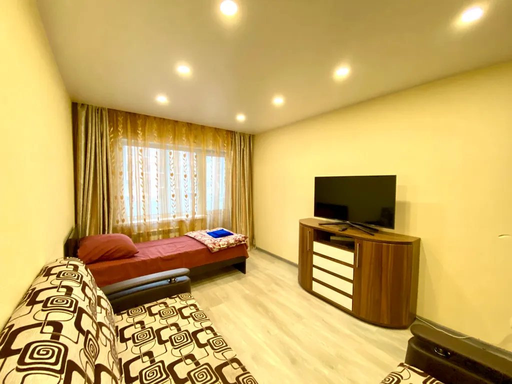 Апартаменты с 3 изолированными комнатами в центре, рядом Воркутауголь