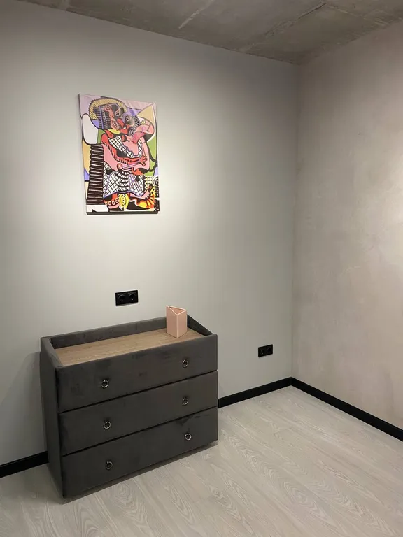 Апартаменты "Пикассо" - индустриальный шик с яркими акцентами