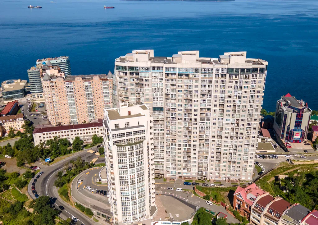 Красивая квартира в центре города с живописным видом на море