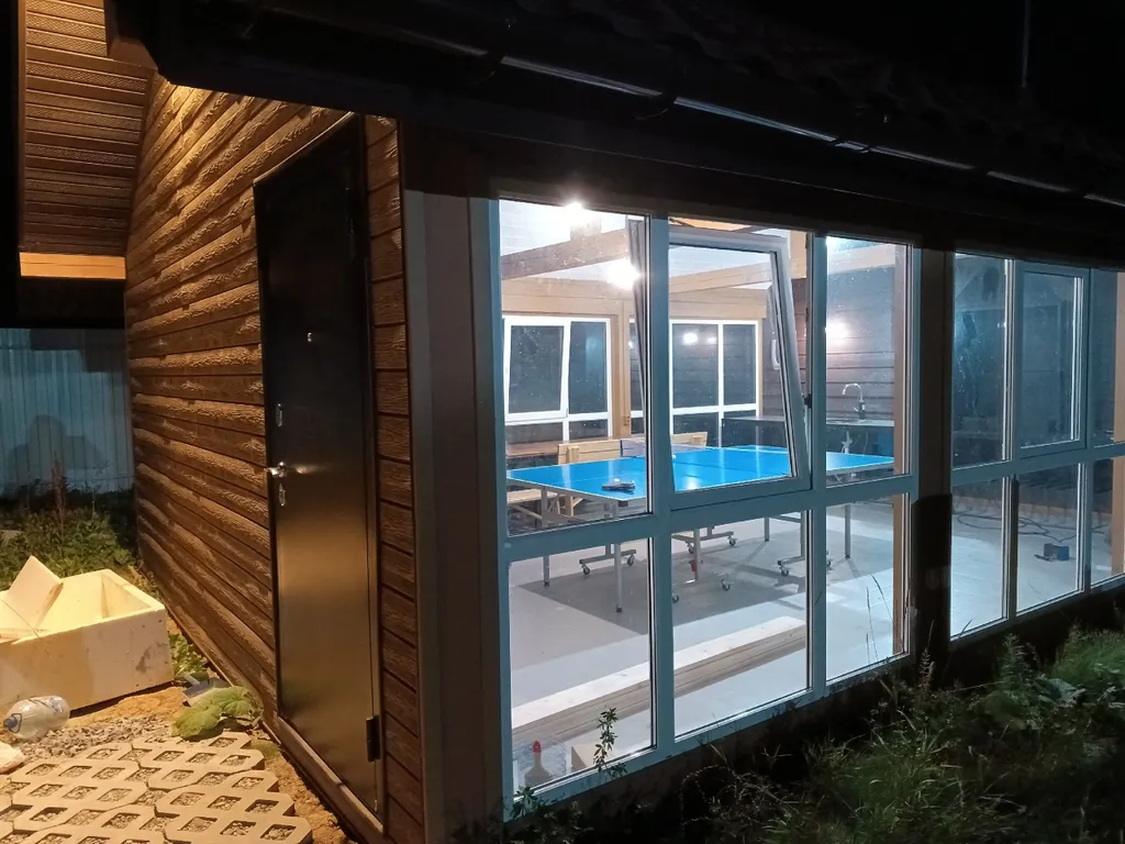 Новый дом-баня с беседками у леса