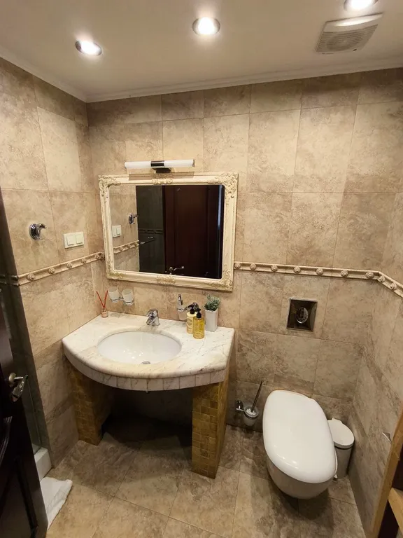 Двухэтажный дом с видом на море