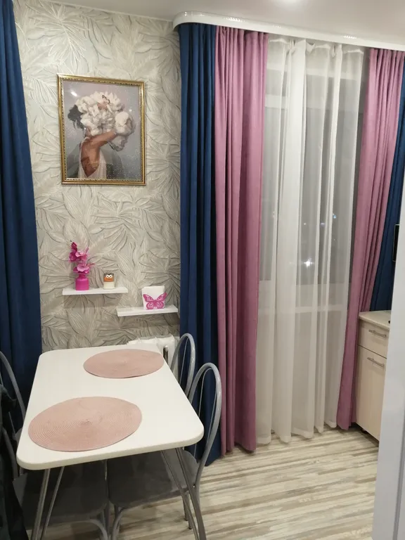 Квартира Квартира с видом на площадь — Тихвин