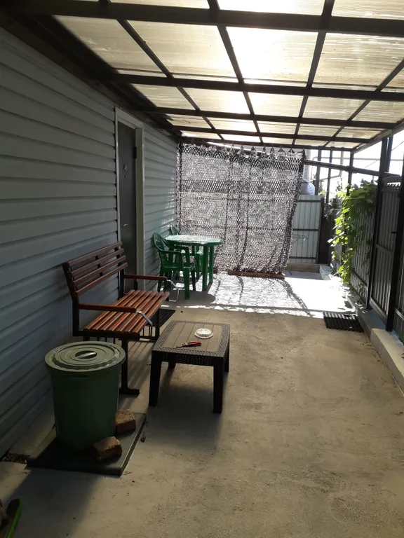 Целый дом с садом и двориком