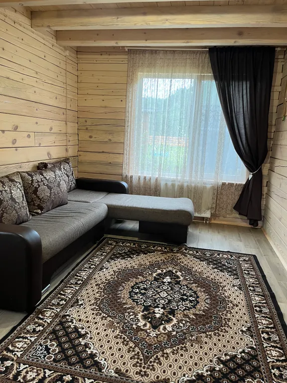 Уютный дом в сосновом лесу