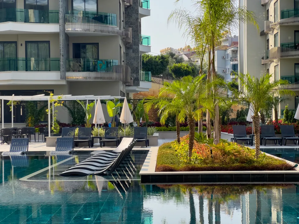 Excellence 2-уровневый дуплекс с видом на море и бассейном