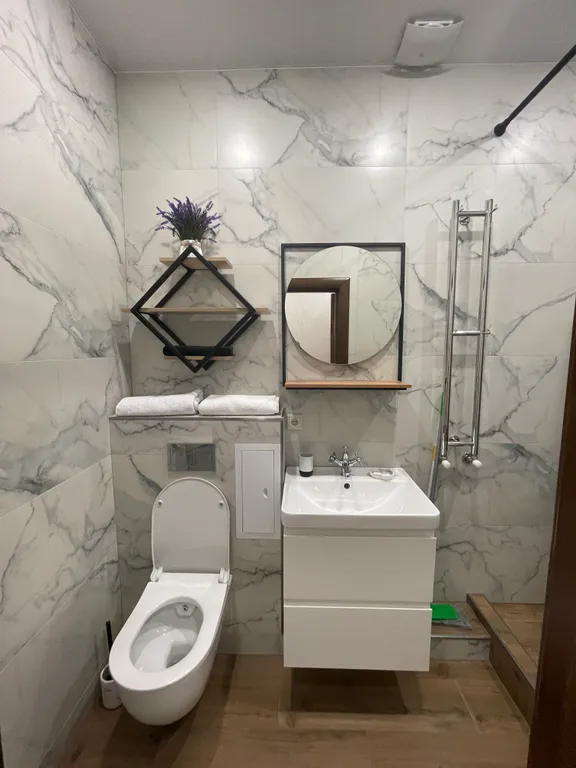 Большая, уютная двухкомнатная квартира с евроремонтом в центре города