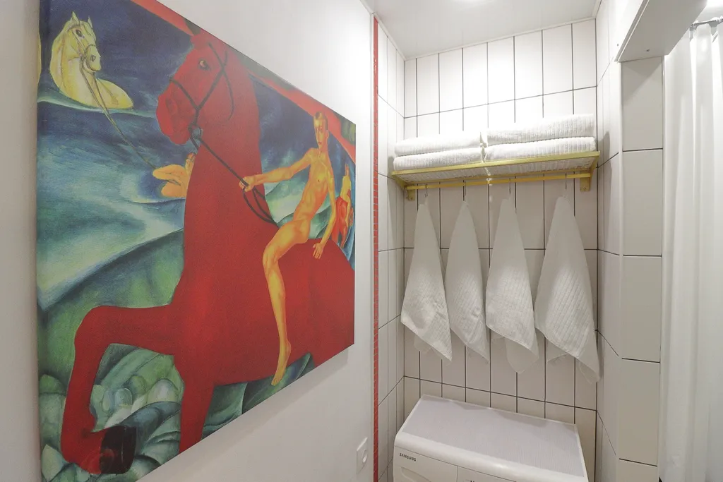 Центр Юго-Запада рядом с Большим Глобусом и Макдональдсом