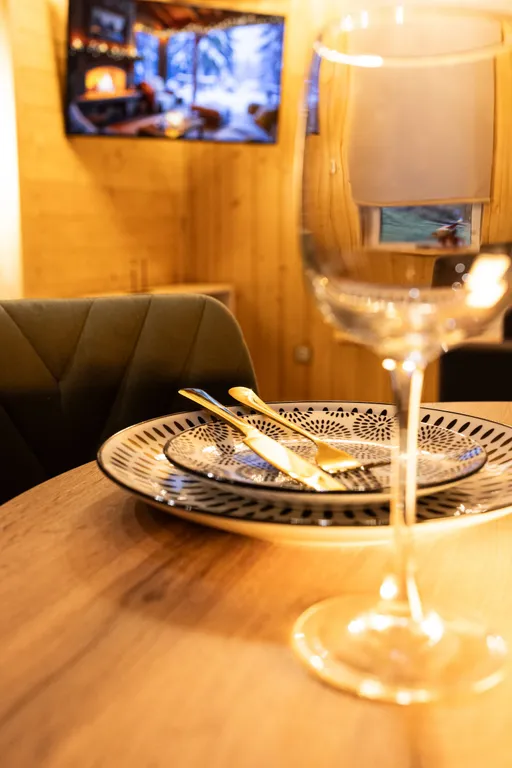 Дом Бархат с горячей купелью и панорамным видом на лесной склон