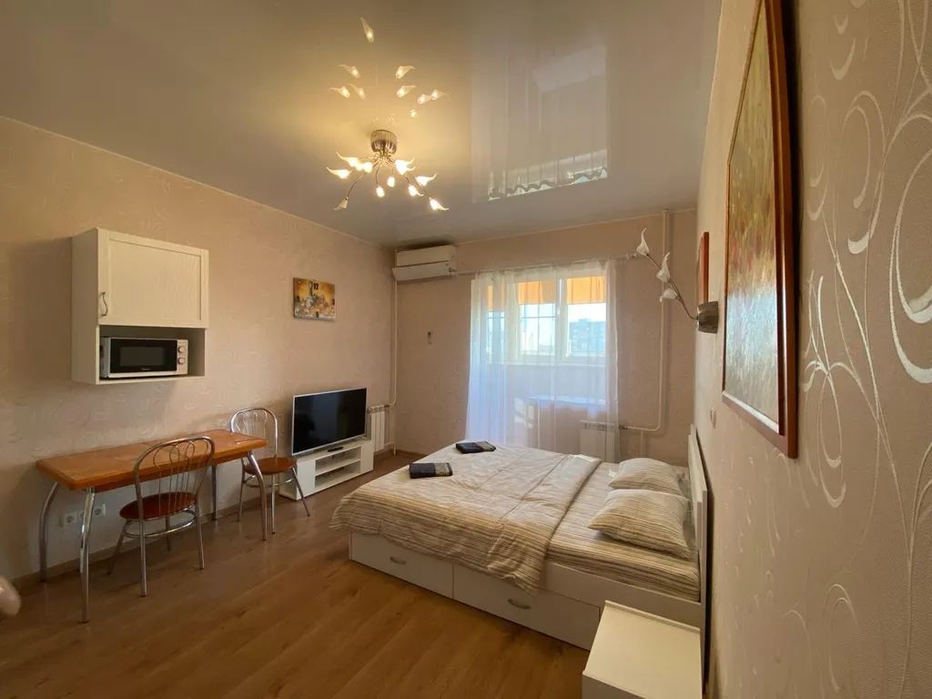 Квартира-студия посуточно ул. Кагана, д. 19