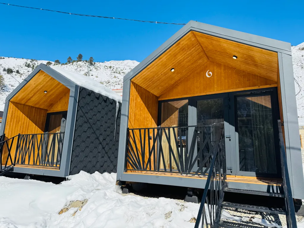 Дом с видом на Кавказский хребет