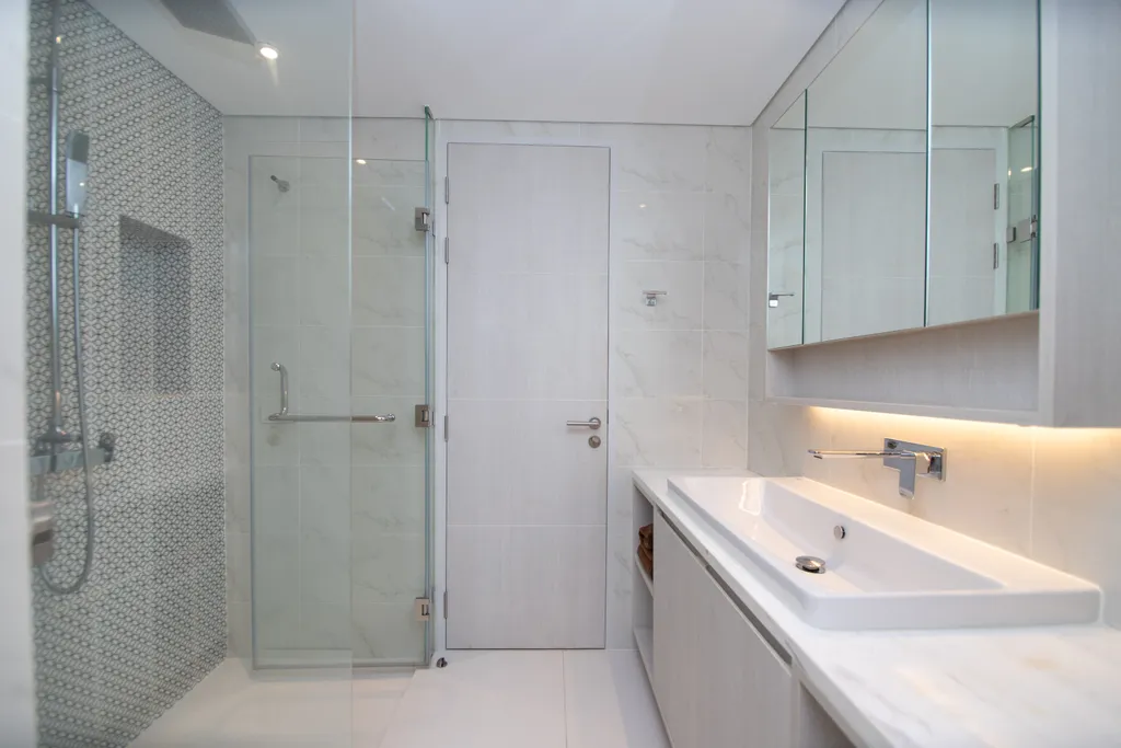 Три спальни с видом на море и озеро