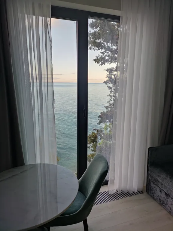 Апартамент с самым красивым прямым видом на море, двухкомнатный