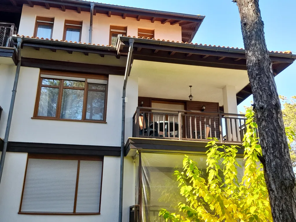 Трехкомнатный люкс в соснах у моря в Санта Марина