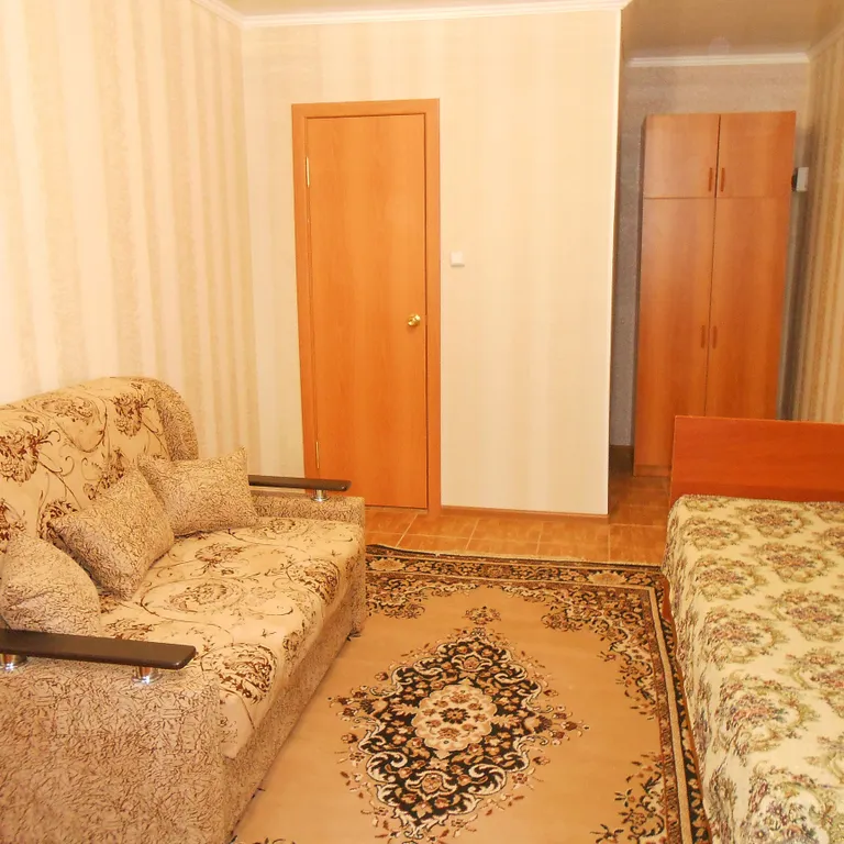 Квартира Меблированные комнаты с удобствами — аренда посуточно в Ейск
