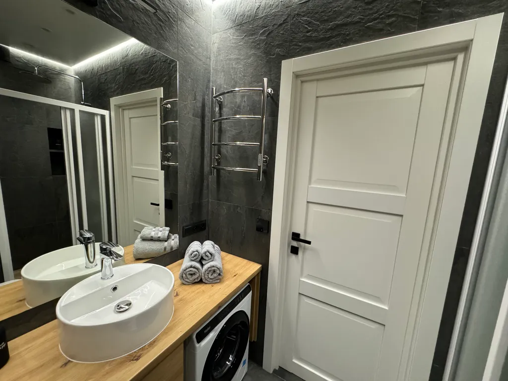 Апартаменты-студия в центре города в новом дoме бизнec-клаcса