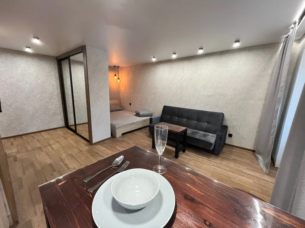 Квартира в 1 минуте ходьбы от нижнекамских терм с новой мебелью