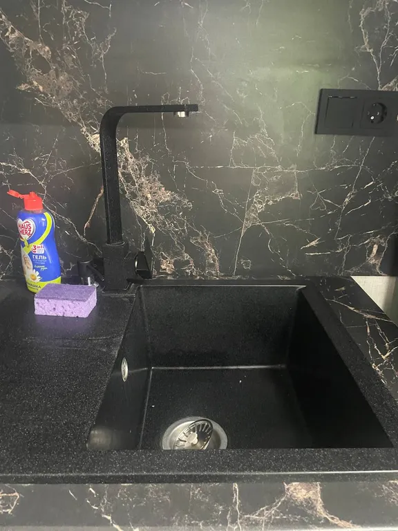 Апартаменты с бассейном недалеко от моря