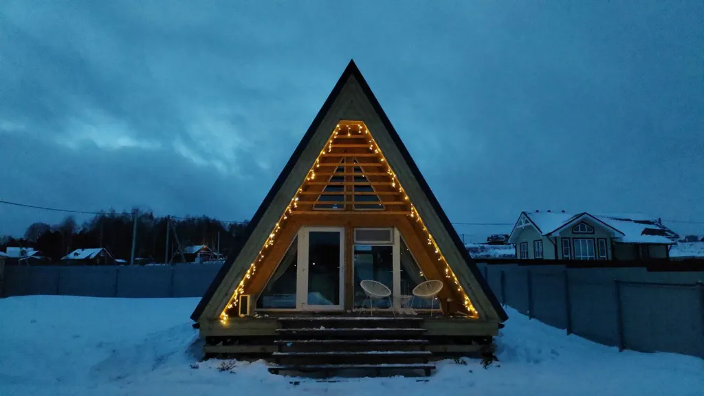 Загородный дом со своей территорией и баней