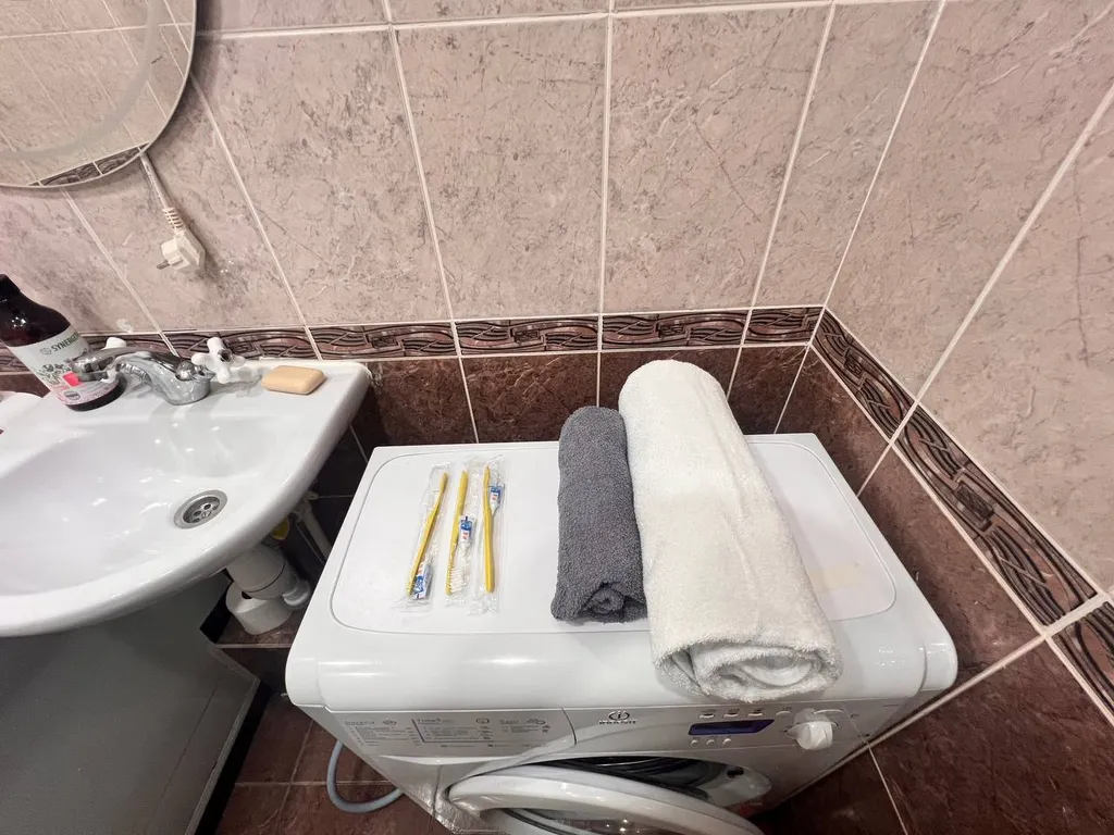 Квартира Студия центр уютная светлая, ТЦ Вояж, парковка, кафе, аквапарк, источник — Тюмень