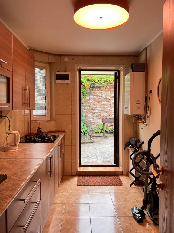 Дом с патио в центре города