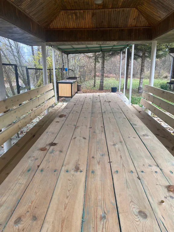 Дом на берегу реки