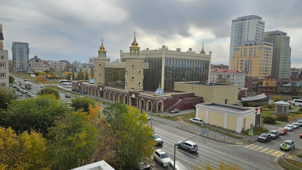 Квартира Квартира Студия в центре с красивым видом из окна и лоджии на Театр кукол Экият — Казань