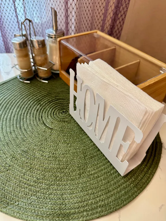 Двухкомнатная квартира люкс класса с камином в центре