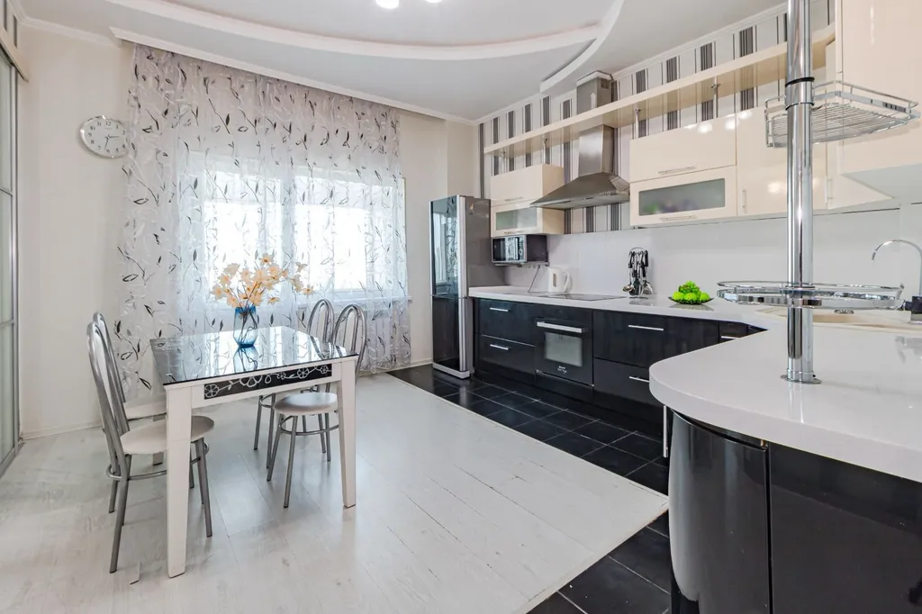 Просторная квартира в Золотом квадрате рядом с Байтереком