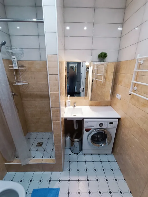 Уютная большая студия с балконом