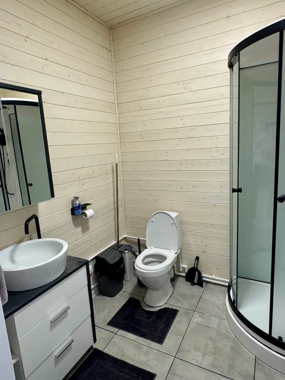 Коттедж у озера