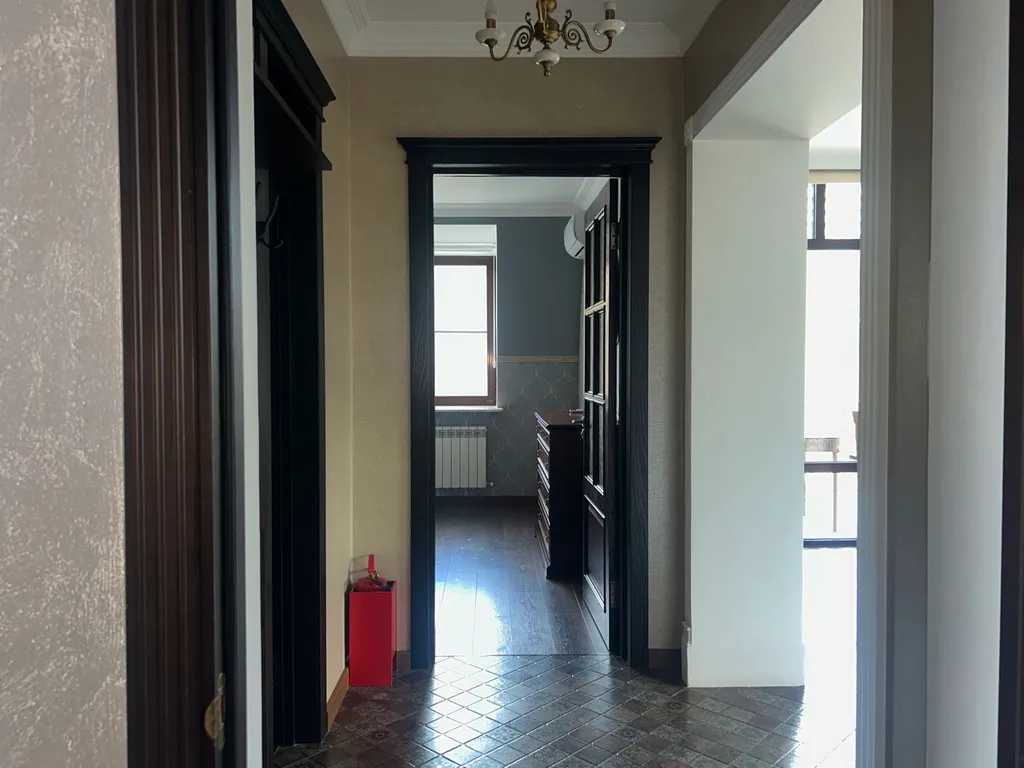 Трёхкомнатная квартира с балконом (96кв.м.)