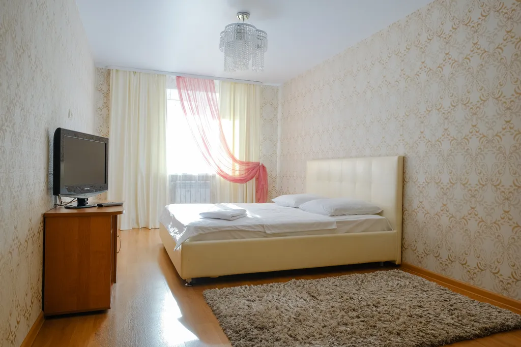 Трёхкомнатная квартира возле Дворца Спорта