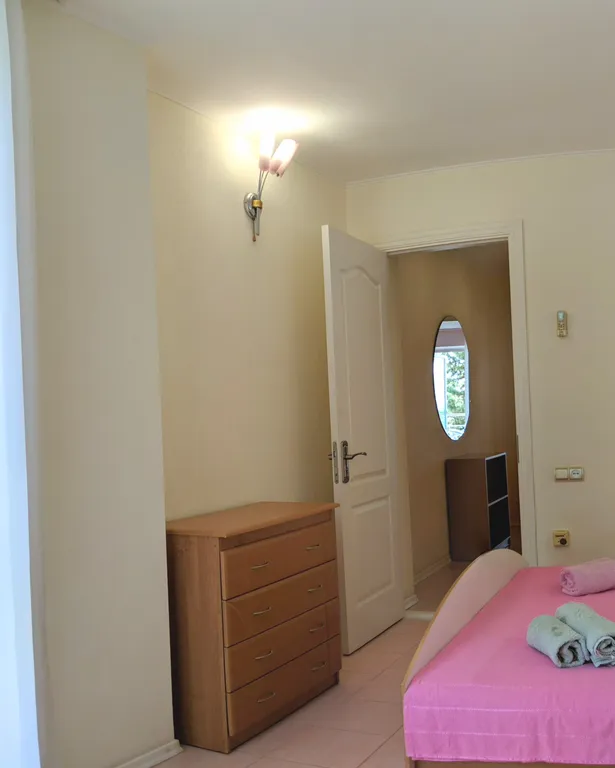 Семейный двухкомнатный номер с видом на море и большим балконом