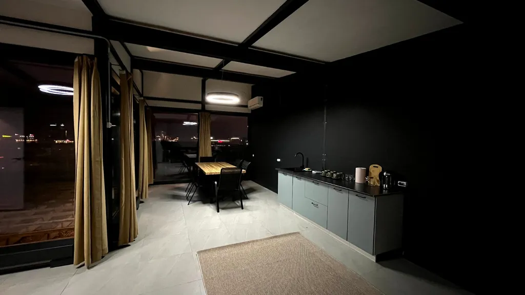 Двухэтажный пентхаус в самом центре