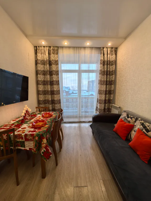 Евродвушка на набережной с видом на Собор для четверых