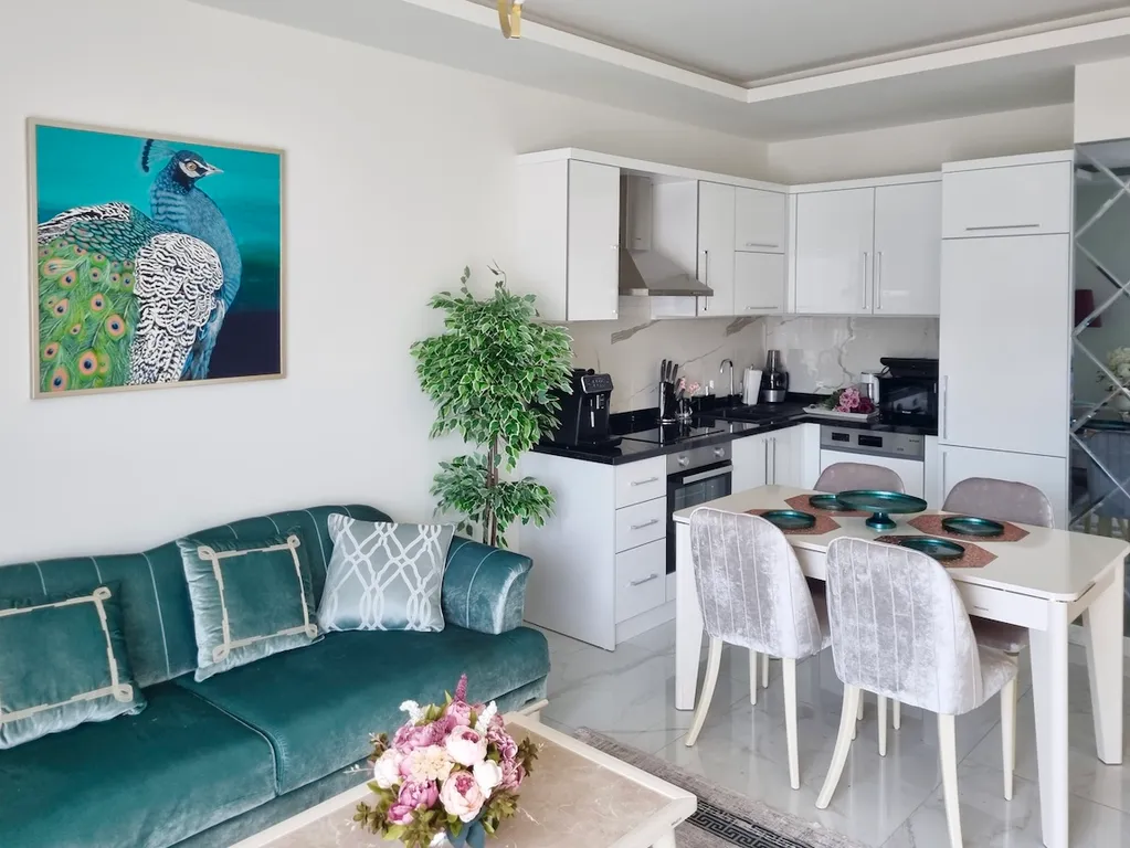 Стильные апартаменты в центре у пляжа Клеопатра