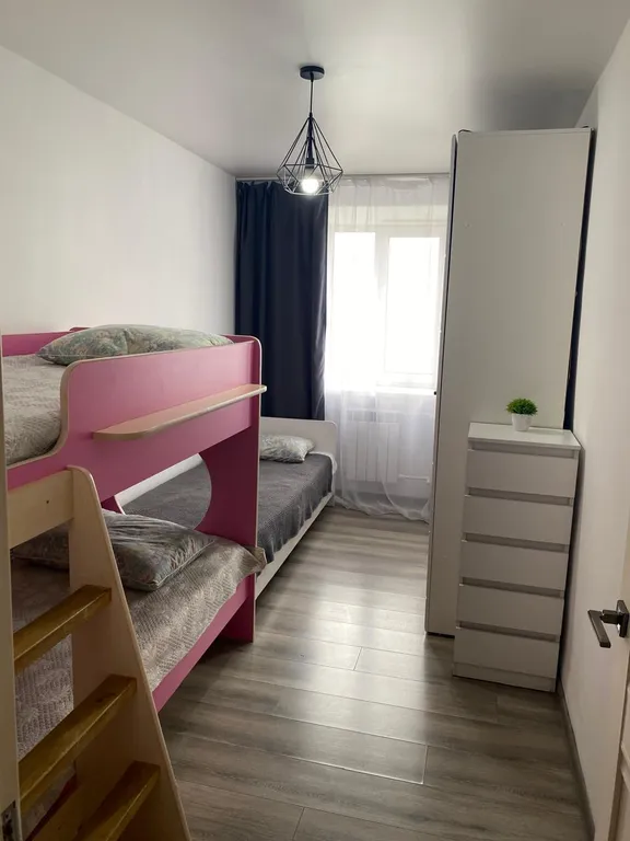 Уютная квартира на Саянах, рядом с остановкой, на 7 спальных мест